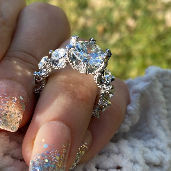 New Gorgeous Silver Ring - Picture 10 of 12